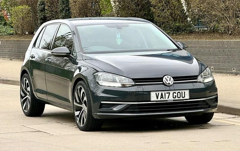 Used VW Golf VII SE 115 HP (84 kW) 2017 Grey Hatchback