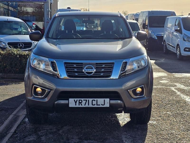 Używany Nissan Navara Acenta 163 KM (119 kW) 2021 Szary Pickup