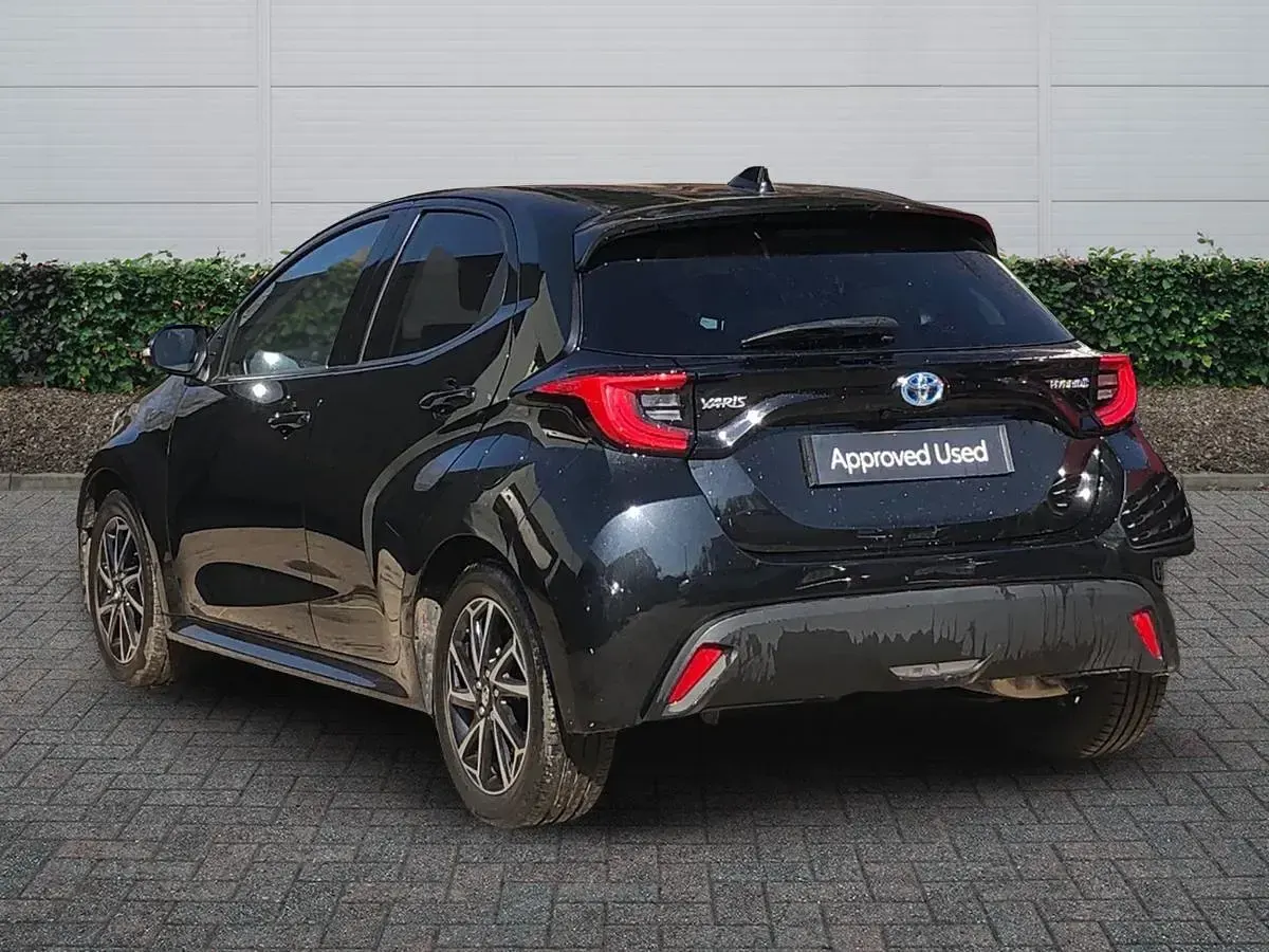 Used Toyota Yaris Design 116 HP (85 kW) 2023 Eclipse black Hatchback