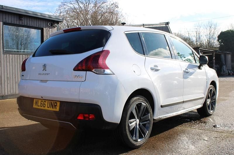 Used Peugeot 3008 Allure 120 HP (88 kW) 2016 White SUV