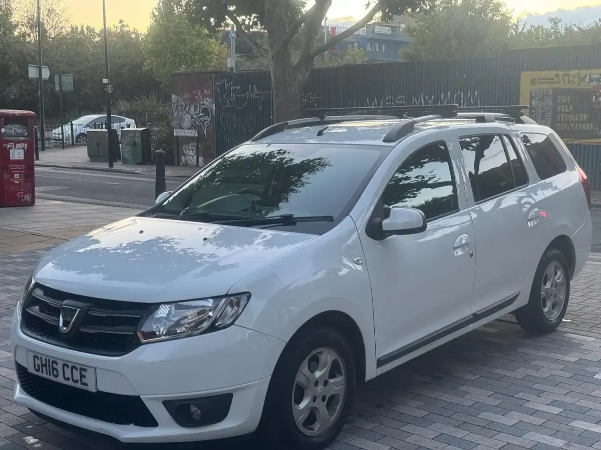 Used Dacia Logan MCV Lauréate 90 HP (66 kW) 2016 White Estate