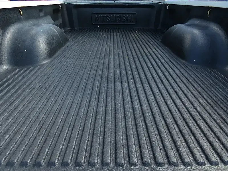 Second-hand Mitsubishi L200 134 CP (98 kW) 2012 Alb Pickup