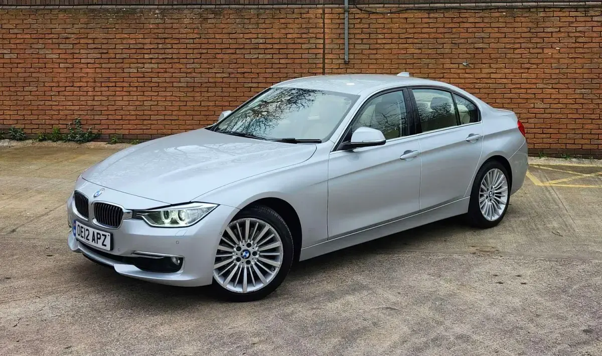 Used BMW 328 Luxury Line 245 HP (180 kW) 2012 Silver Sedan
