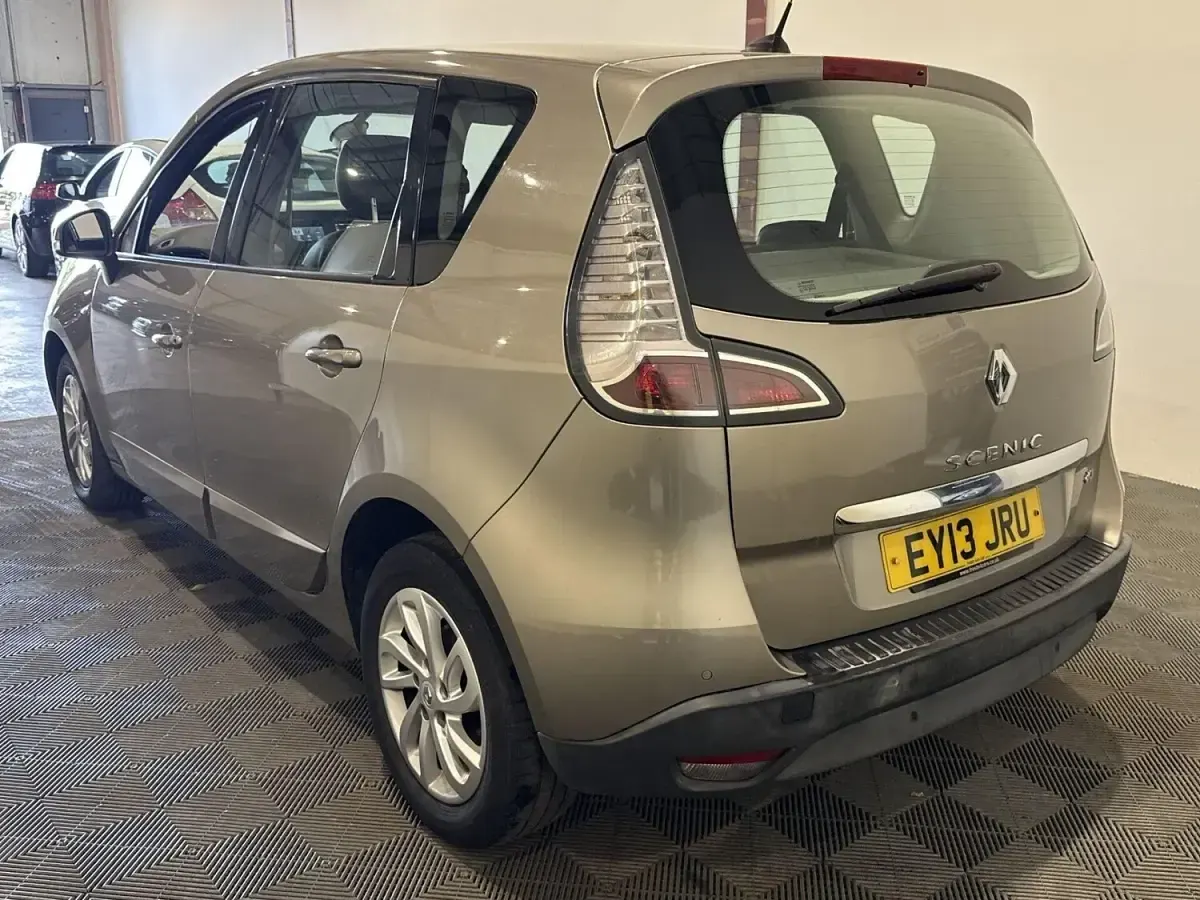 Used Renault Scénic III Dynamique 110 HP (80 kW) 2013 Beige MPV