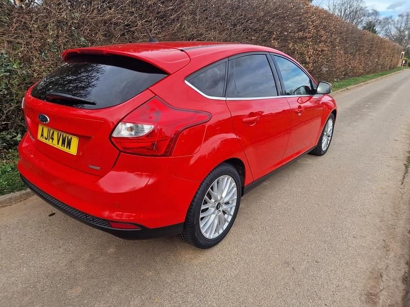 Used Ford Focus Zetec 2014 Red Hatchback