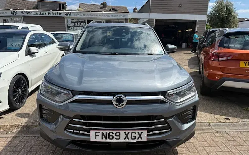 Usado SsangYong Korando 136 CV (100 kW) 2019 Gris Familiar