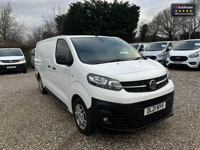 Used Vauxhall Vivaro 100 HP (73 kW) 2021 White MPV