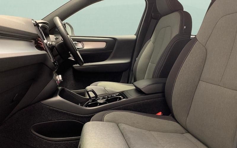 Used Volvo XC40 Plus 163 HP (119 kW) 2025 SUV