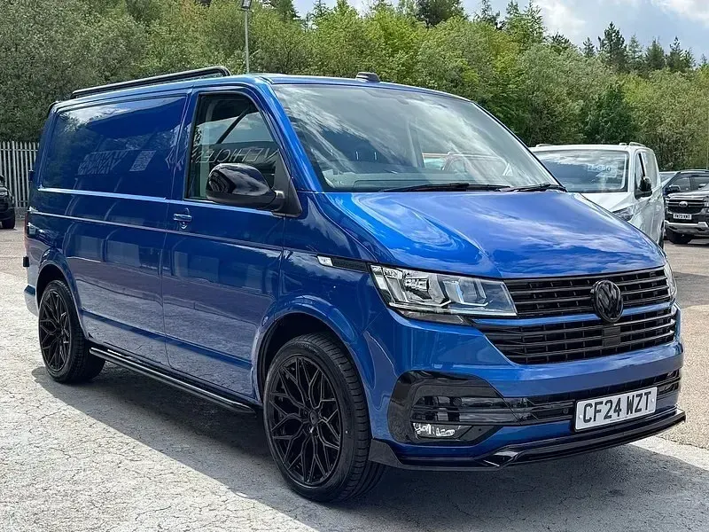Second-hand VW Transporter Highline 110 CP (80 kW) 2024 Albastru Van