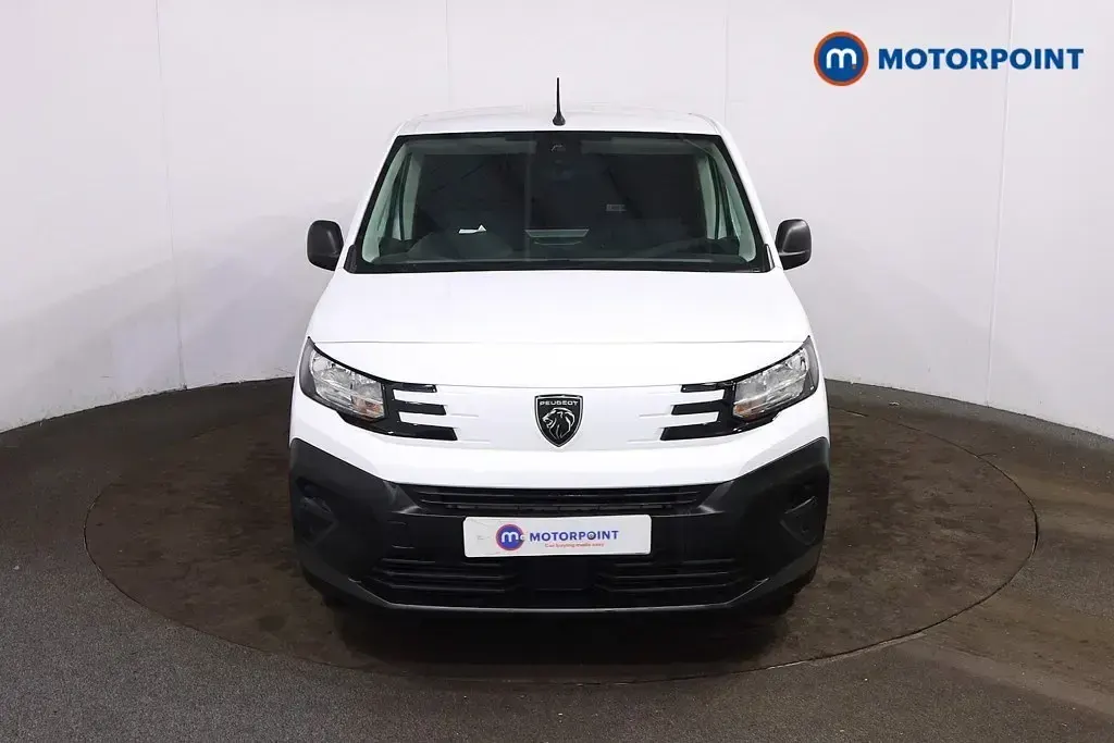 Second-hand Peugeot Partner 2025 Alb Monovolum