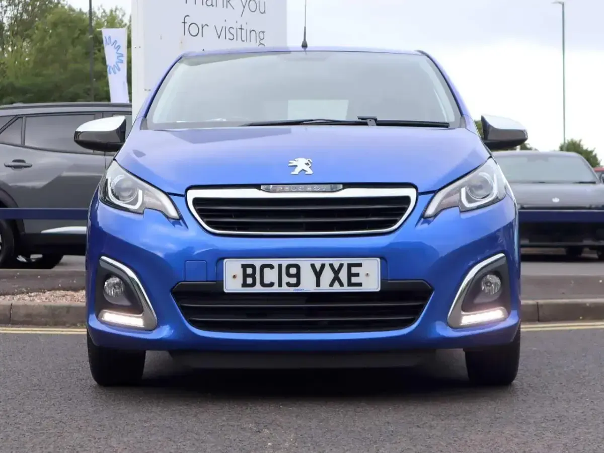 Used Peugeot 108 Collection 71 HP (52 kW) 2019 Blue Hatchback