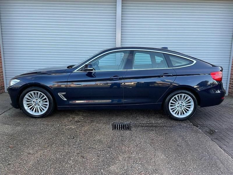Used BMW 330 Luxury Line 2015 Blue Hatchback