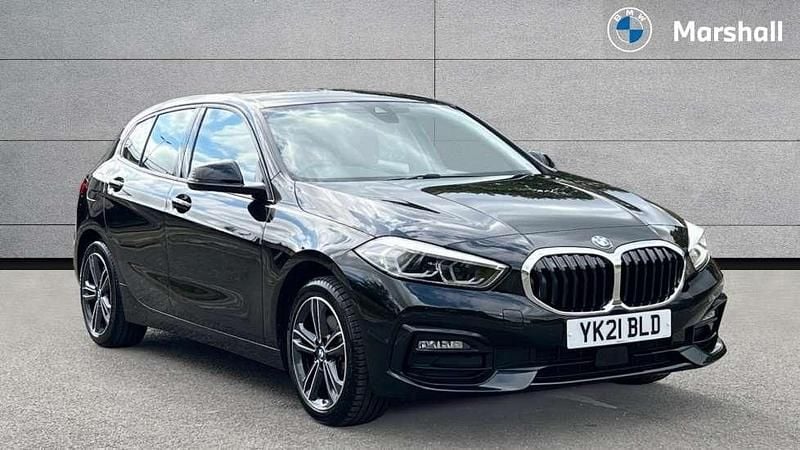 Used BMW 118 Sport Line 136 HP (100 kW) 2021 Black sapphire  Hatchback