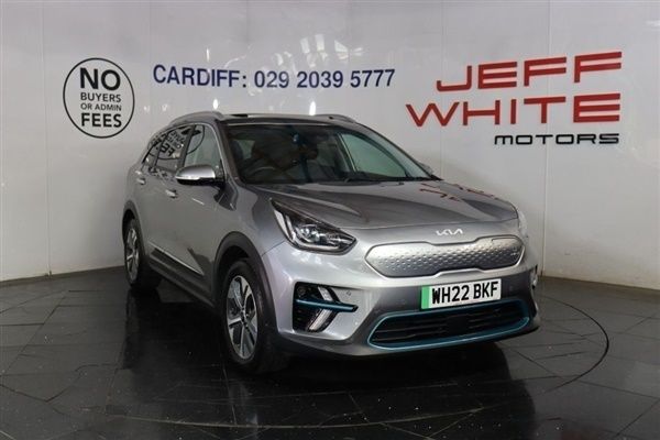 Grey Used 2022 Kia Niro Play SUV | £17,988 - Image 1/4