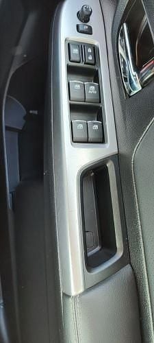 Image 2/4