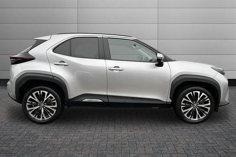 Used Toyota Yaris Cross 116 HP (85 kW) 2024 Silver SUV