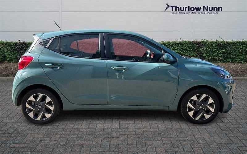 Used Hyundai i10 Advanced 67 HP (49 kW) 2024 Green Hatchback