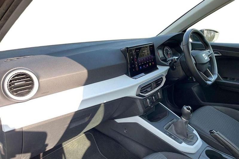 Used Seat Arona SE Technology 94 HP (69 kW) 2022 Grey SUV