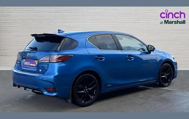 Used Lexus CT200h Sport Line 134 HP (98 kW) 2017 Blue Hatchback