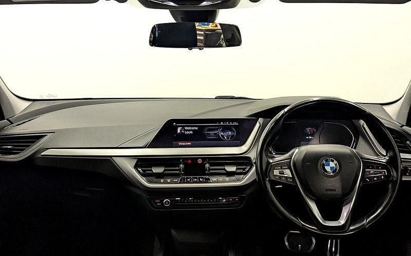 Used BMW 118 Comfort Edition 140 HP (102 kW) 2020 Black Hatchback