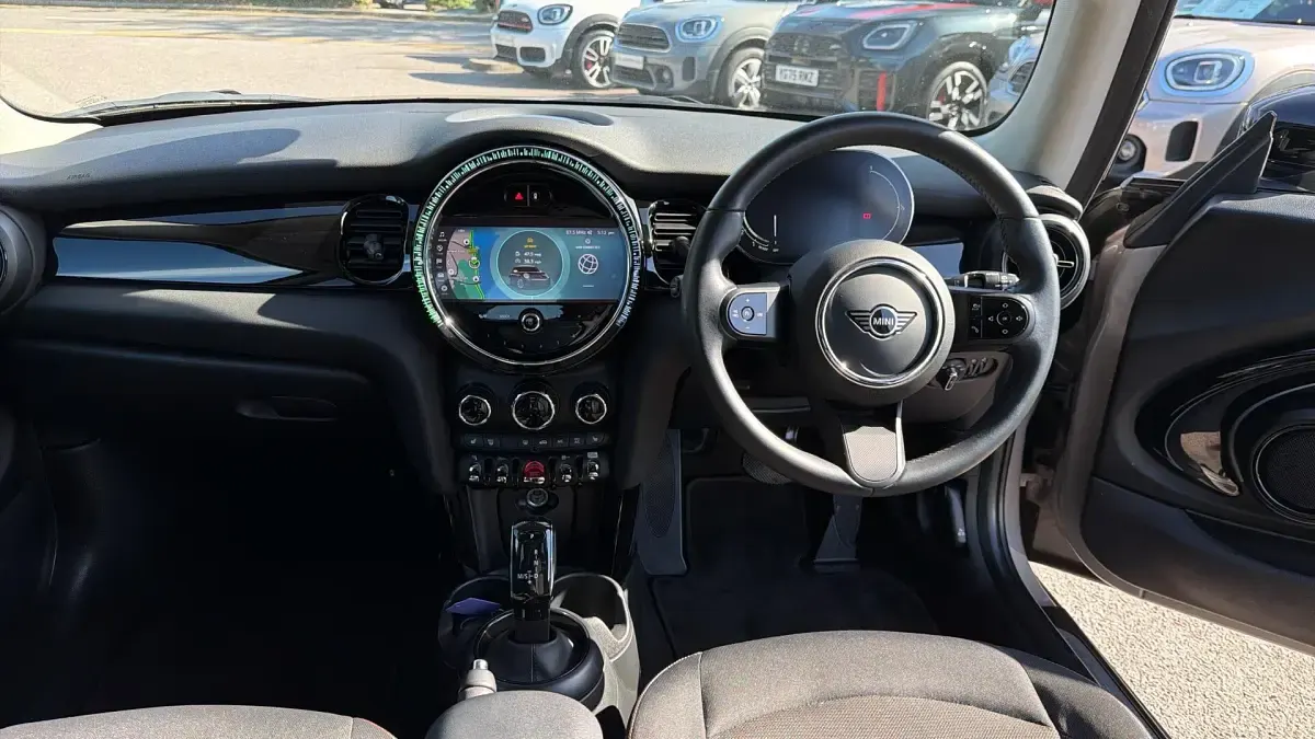 Used Mini Cooper Classic 136 HP (100 kW) 2022 Rooftop grey Hatchback