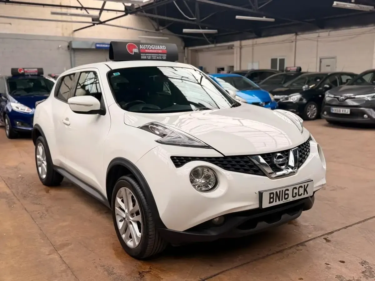 Used Nissan Juke N-Connecta 110 HP (80 kW) 2016 White SUV