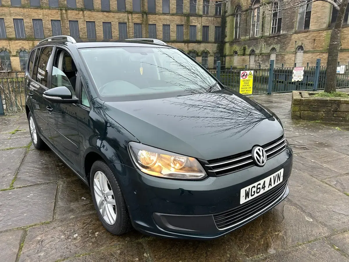 Used VW Touran SE 140 HP (102 kW) 2014 Green MPV