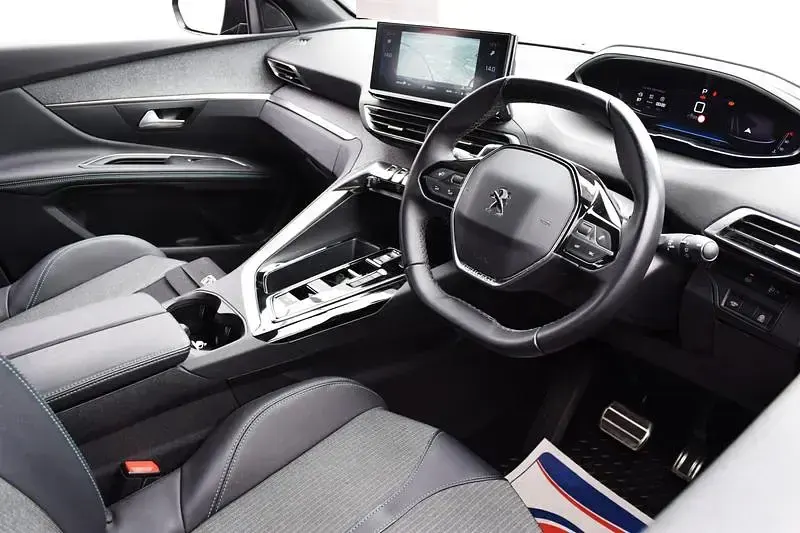 Used Peugeot 3008 Allure+ 131 HP (96 kW) 2023 Black SUV