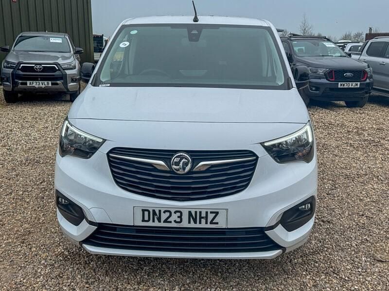 Used Vauxhall Combo 100 HP (73 kW) 2023 White MPV