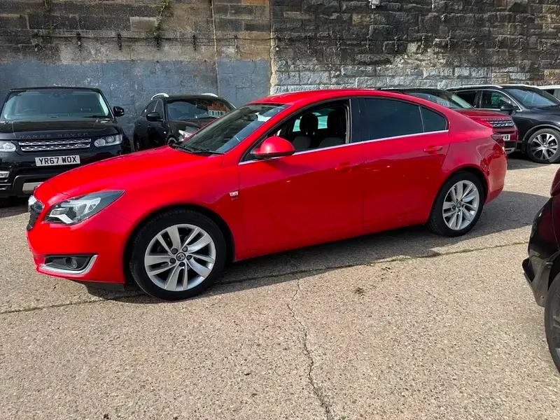 Used Vauxhall Insignia SRi 136 HP (100 kW) 2017 Red Hatchback