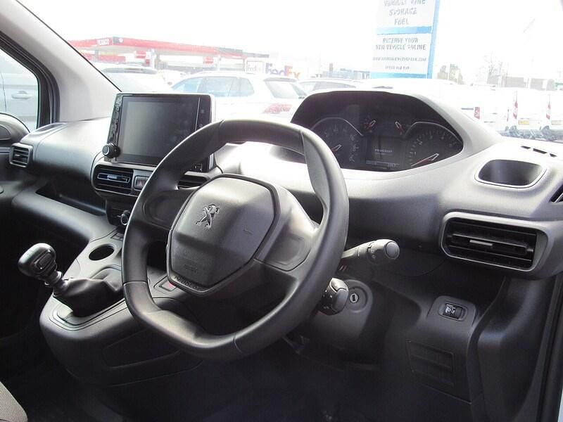 Used Peugeot Partner Premium 2023 White MPV