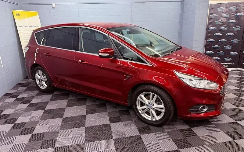Used Ford S-MAX Titanium 150 HP (110 kW) 2018 MPV