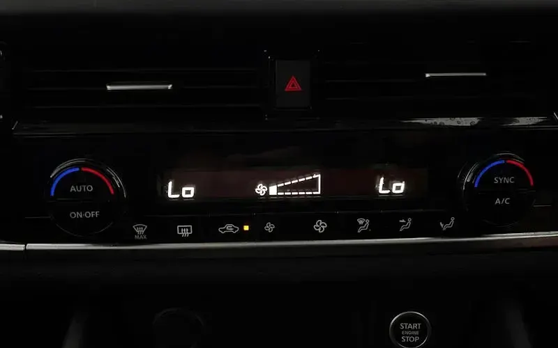 Used Nissan Qashqai Acenta Premium 140 HP (102 kW) 2023 Grey SUV
