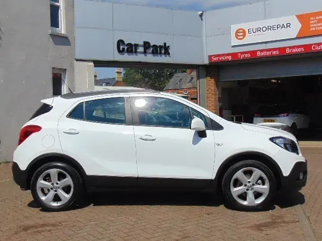Used Vauxhall Mokka 130 HP (95 kW) 2015 White SUV