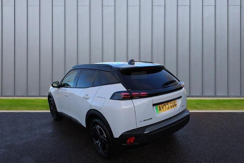 Used Peugeot e-2008 113 kW (154 HP) 2023 White SUV