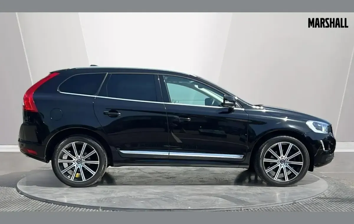 Begagnad Volvo XC60 SE Lux 217 HK (159 kW) 2017 Svart SUV