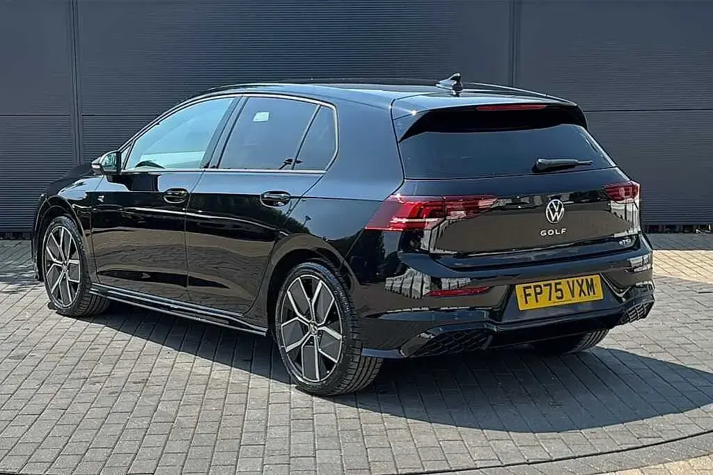 Used VW Golf VIII 150 HP (110 kW) 2025