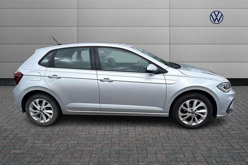 Usado VW Polo Style 95 CV (69 kW) 2022 Plateado Utilitario