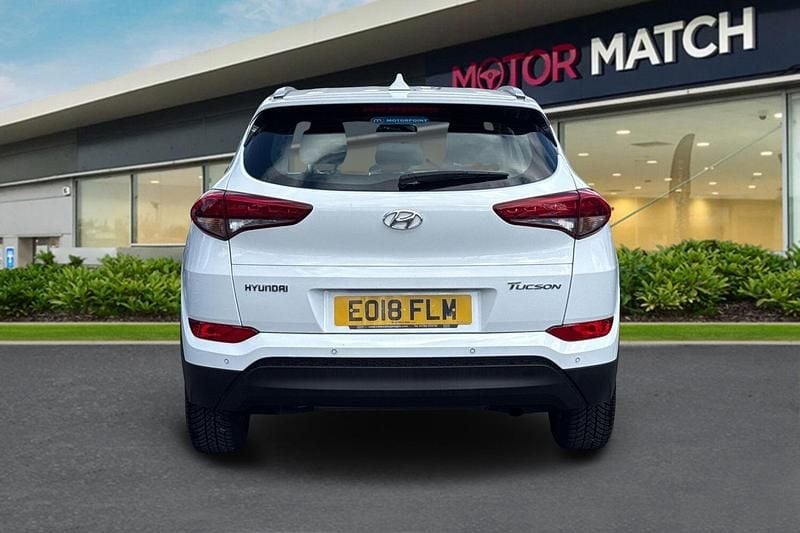 Used Hyundai Tucson SE 177 HP (130 kW) 2018 White SUV