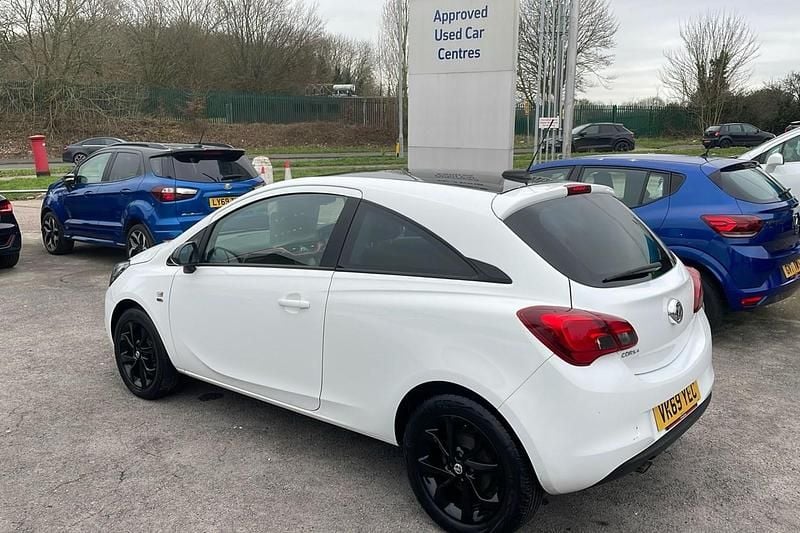 Used Vauxhall Corsa S 90 HP (66 kW) 2019 White Hatchback