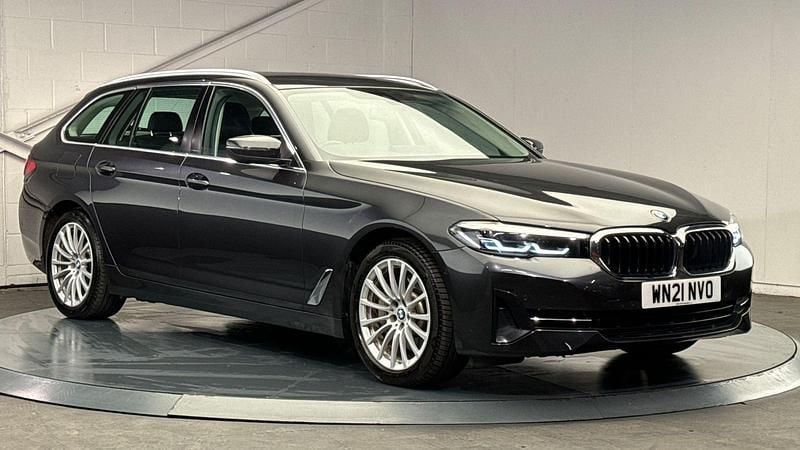 Grey Used 2021 BMW 530e Sport Line Estate | £23,000 (Fair price) - Image 1/4