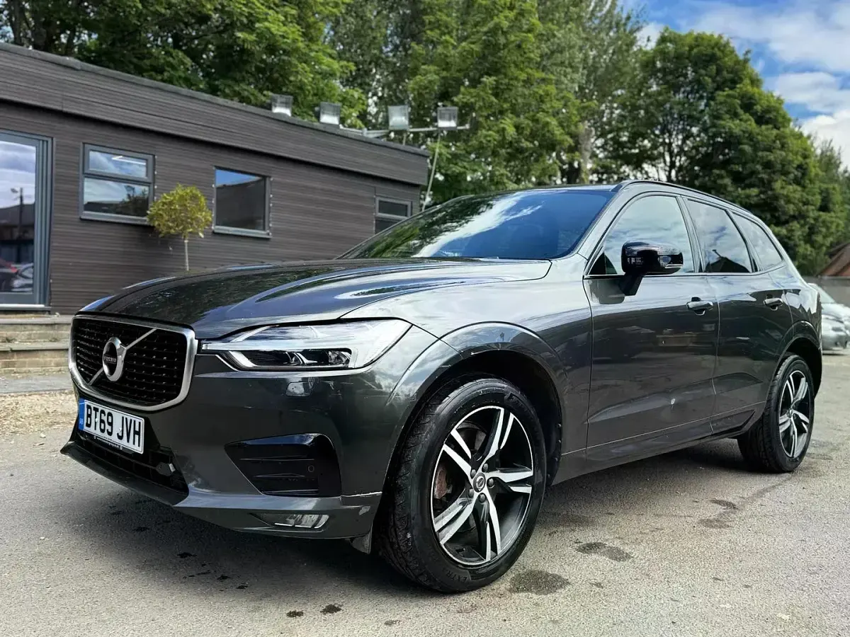 Used Volvo XC60 R-Design 2019 Grey SUV