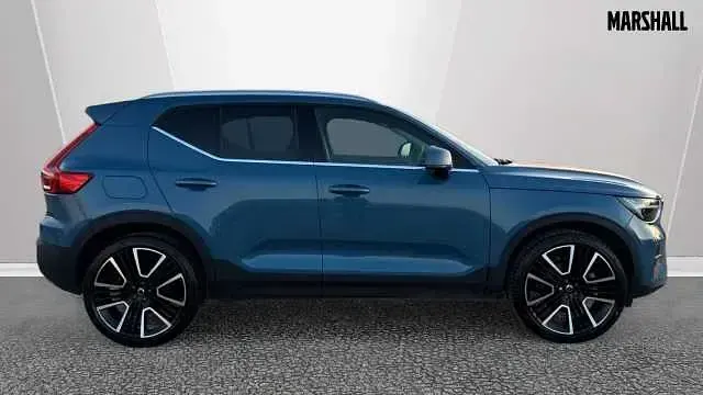 Usado Volvo XC40 Ultra 161 HP (118 kW) 2025 Azul SUV