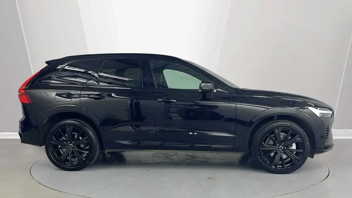 Used Volvo XC60 Plus 345 HP (253 kW) 2025 Black SUV