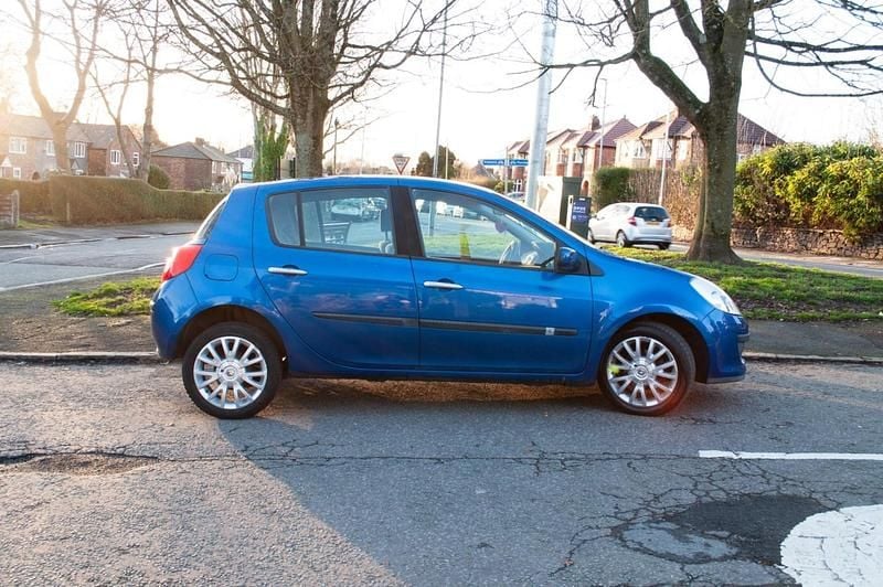 Used Renault Clio II Dynamique 2008 Blue Hatchback