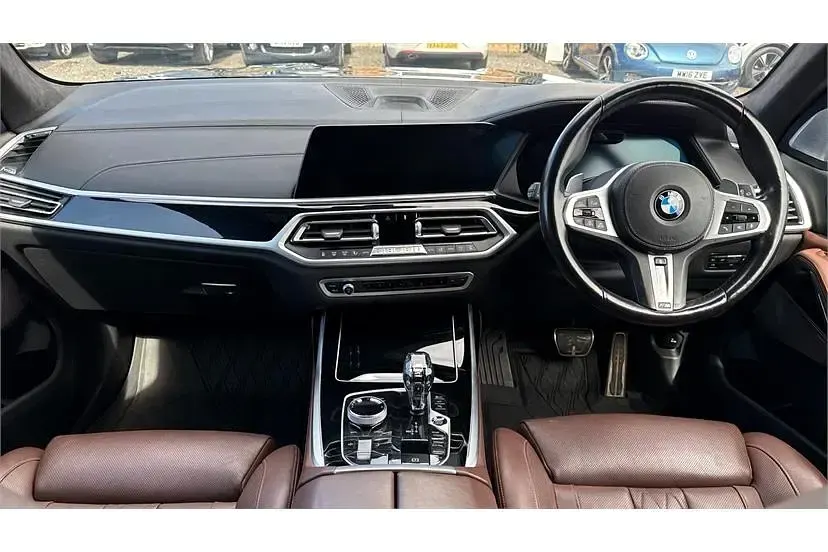 Usado BMW X7 M Sport 340 HP (250 kW) 2021 Preto SUV