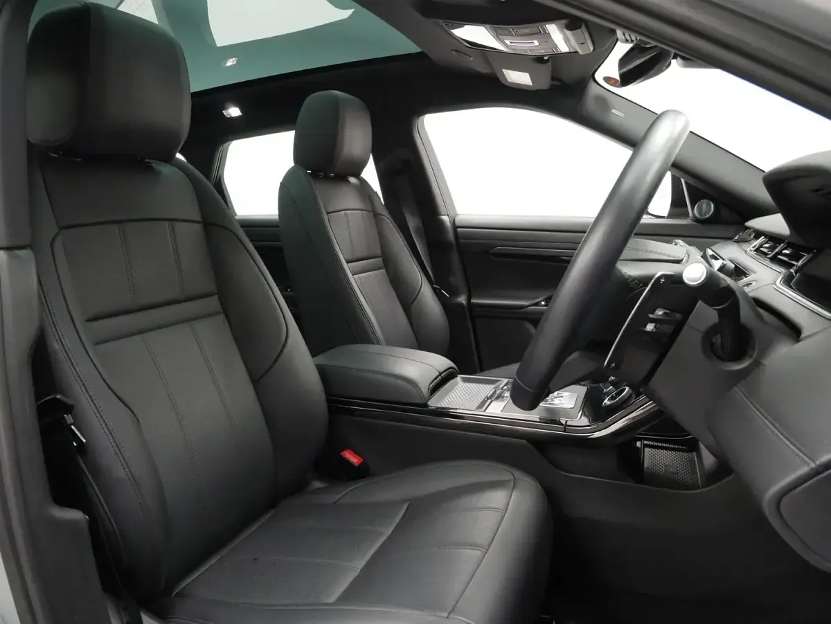 Begagnad Land Rover Range Rover evoque HSE Dynamic 309 HK (227 kW) 2023 Silver SUV