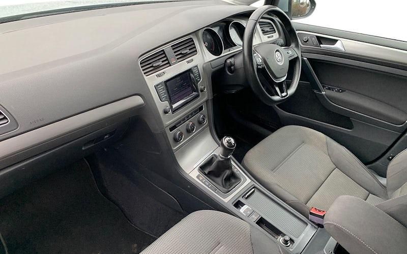 Used VW Golf VII SE 105 HP (77 kW) 2015 Silver Estate