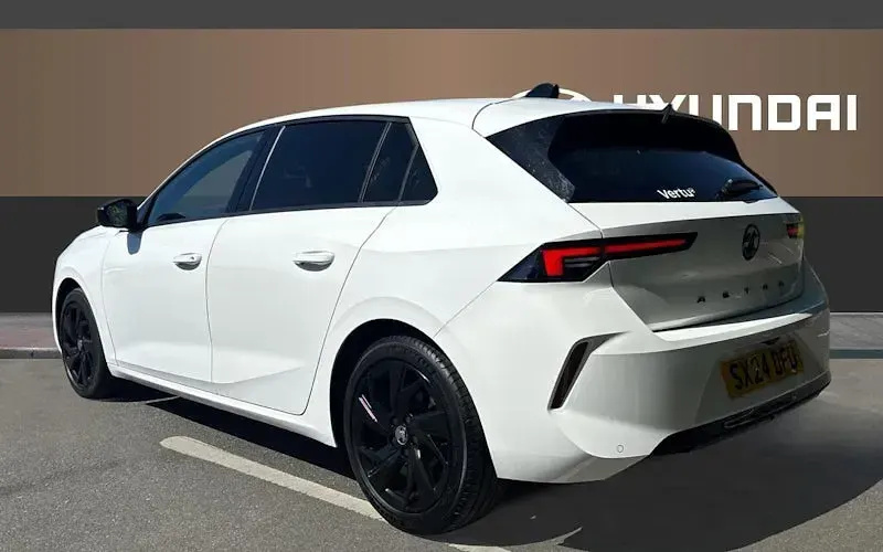 Begagnad Vauxhall Astra 131 HK (96 kW) 2026 Halvkombi