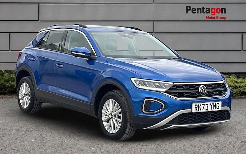 Blue Used 2023 VW T-Roc Life SUV | £19,495 (Fair price) - Image 1/4